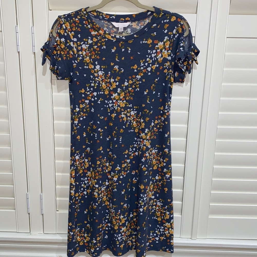 LC Lauren Conrad gray floral ribbed shortsleeve dress tie sleeve knee length XS​